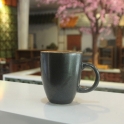 Tách cà phê Latte dáng ý men đen lòng gốm quai C