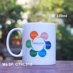 Cốc sứ thẳng quai chữ C