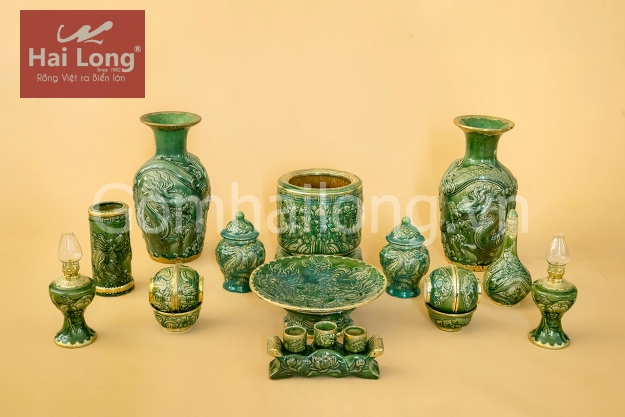 Bộ đồ thờ cúng men Ngọc Lục Bảo bọc đồng cho ban 1m54