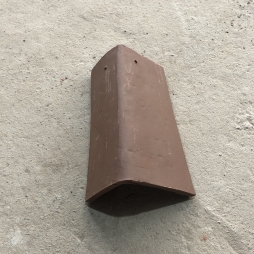 ngói bò cạnh vuông