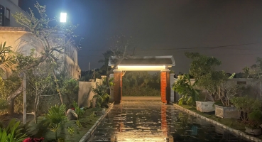 gạch nâu gấm cổ lát sân nhà thờ