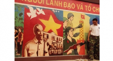 Tranh ghép chủ đề Cách mạng Việt Nam - Doanh trại Tăng Thiết Giáp hinh 2